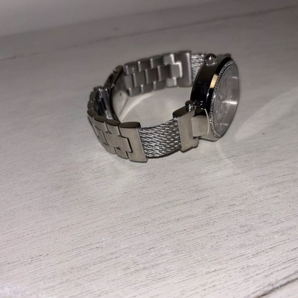 Invicta Women’s Silver Watch - NWOT (requires new battery) - Picture 4 of 7